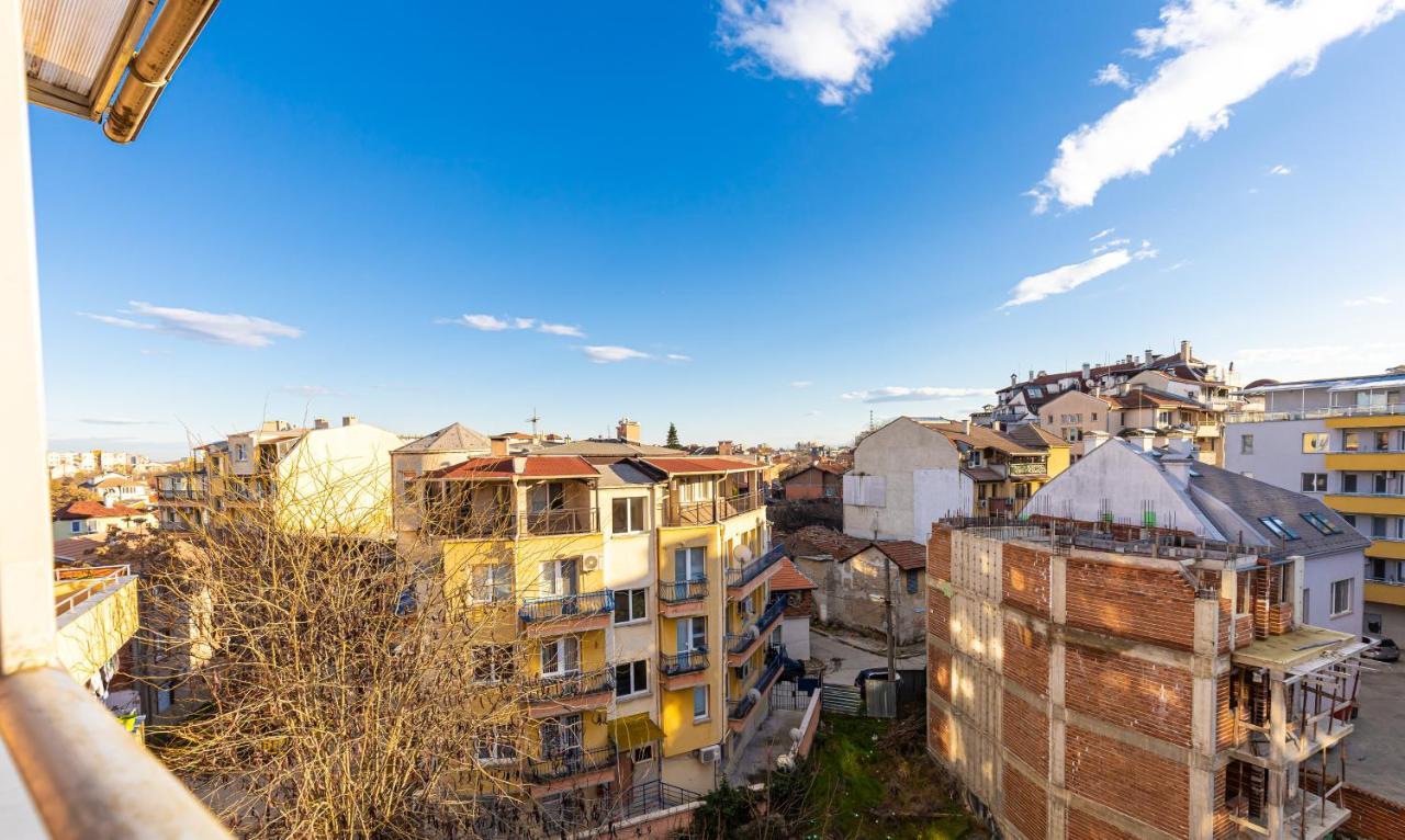 Sunny 1Bd Apartment In Old Town By Flat Mаnager 普罗夫迪夫 外观 照片